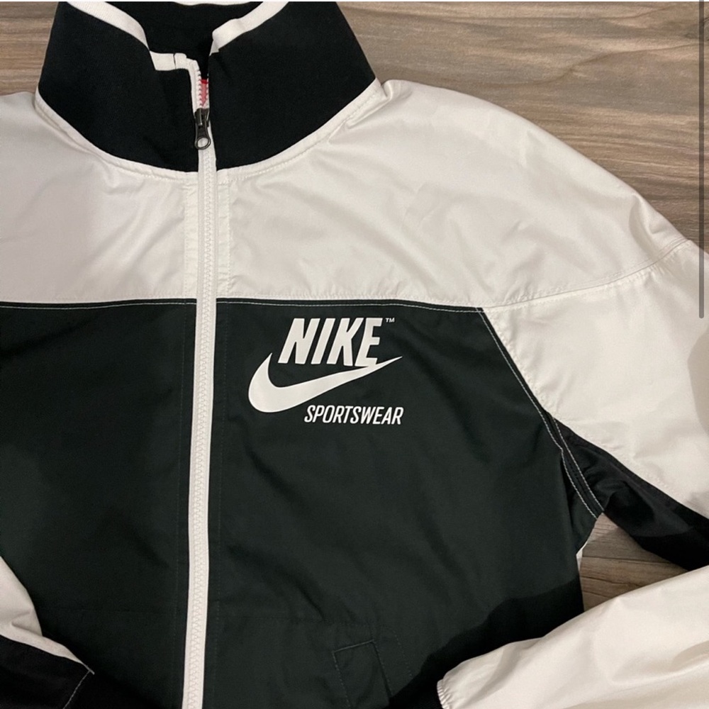 Nike Jacket - Picture 2 of 4